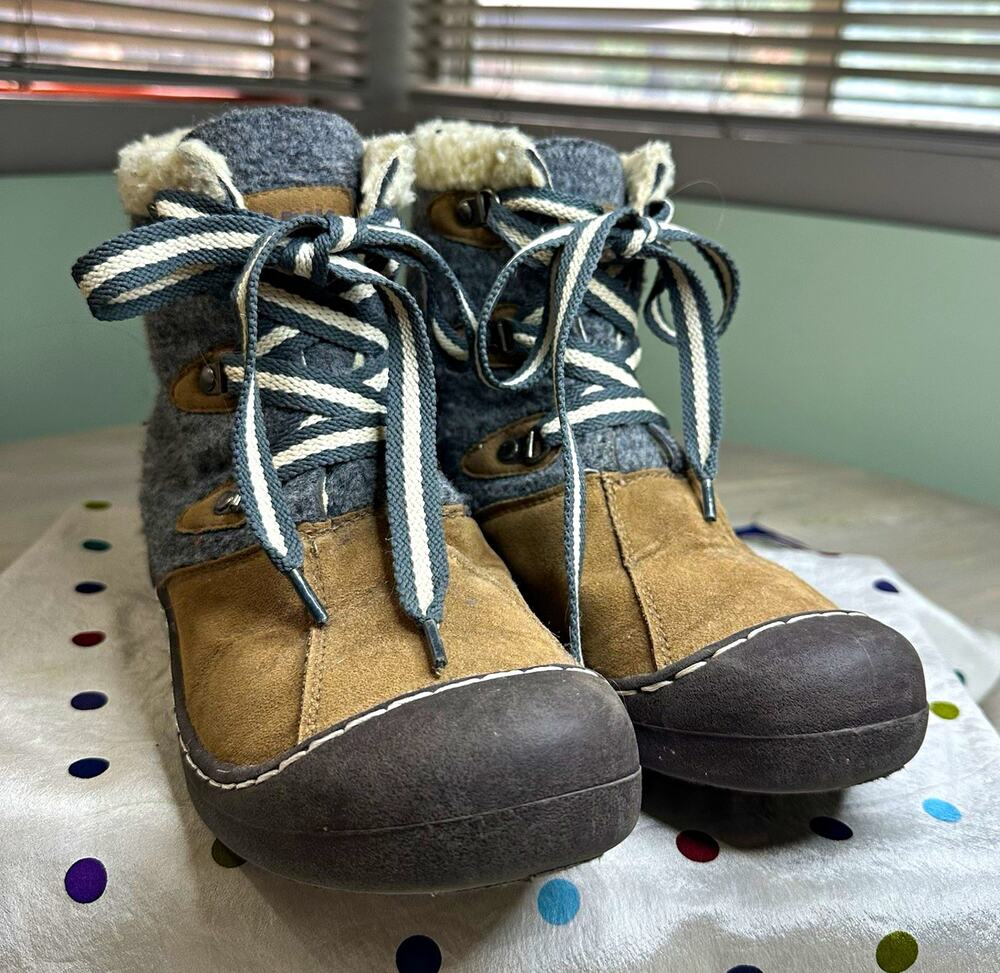 Muk Luks Women's Brown Gray Lace-Up Faux Fur Lined Ankle Bootie US 7